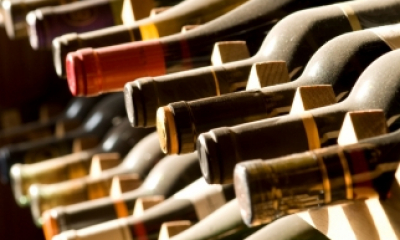 Se schimbă etichetele sticlelor de vin! Ce modificări cere Parlamentul European
