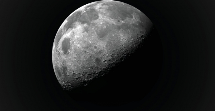 În această noapte va fi eclipsă parțială de Lună, vizibilă și din România. La ce oră să vă uitați pe cer