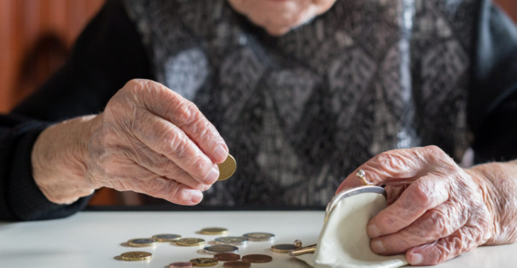 Guvernul a majorat numărul pensionarilor care vor primi medicamente compensate 90 la sută