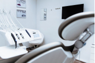 Aparatură pentru amenajarea unui cabinet stomatologic - Ce nu trebuie să-ți lipsească