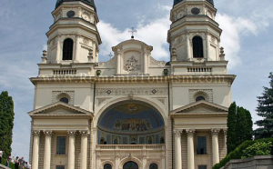 Ansamblul imobiliar gigantic care va fi construit de Mitropolia Moldovei în centrul Iașiului. Conceptul este similar Vaticanului 