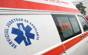 Victima unui infarct petrecut într-un colegiu din Iași, salvată de SMURD