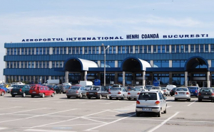 Doi angajaţi ai Companiei Aeroporturi Bucureşti, vizaţi într-un dosar DNA