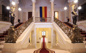 Palatul Roznovanu îşi deschide porţile pentru ieşeni