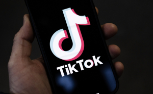 UE pregătește noi reglementări pentru TikTok