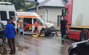 Ambulanță din Neamț implicată în accident rutier
