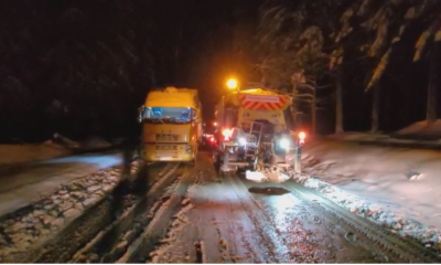 Zăpada i-a trimis în misiune pe drumarii din Botoșani 
