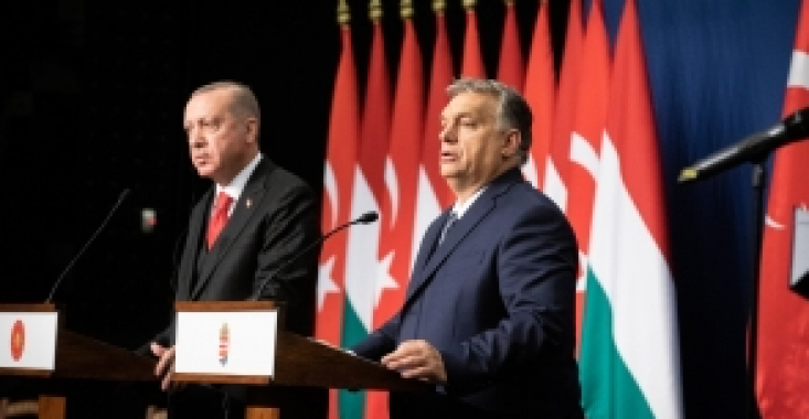  Întâlnire V. Orban – R. Erdogan: ce cadouri inedite și-au făcut cei doi 'războinici' + acord de cooperare strategică între Ungaria și Turcia