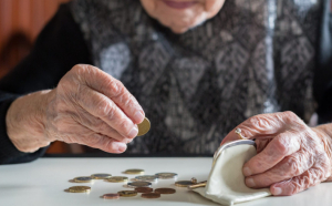 Guvernul a majorat numărul pensionarilor care vor primi medicamente compensate 90 la sută