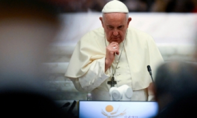 Papa clarifică din nou autorizarea binecuvântărilor pentru cuplurile de același sex