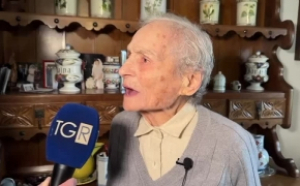 Reacția memorabilă a bătrânei de 103 ani care a fost prinsă conducând cu viteza mare și fără permis: 'Nu o să mă opriți. Îmi cumpăr o Vespa'