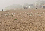 Dezastru ecologic la Vama Veche după minivacanță: Plaja transformată în groapă de gunoi