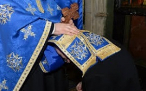 Caz incredibil în Iași: Un preot a fugit cu amanta și cheile de la biserică. Enoriașii fac acuzații grave