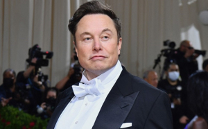  Elon Musk a concediat cinci angajaţi care l-au criticat
