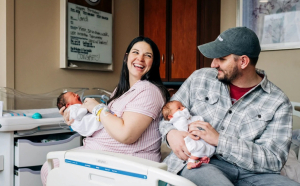 Sarcină „una la un milion”: o femeie din SUA cu două utere a născut de două ori, la o zi distanță
