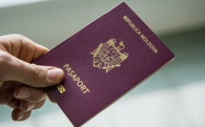 Rușii se înghesuie să obțină cetățenia moldovenească. Autoritățile suspectează că urmăresc de fapt cetățenia română cu bătaie spre UE