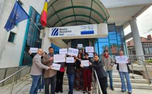 Angajații Radio România Iaşi au ieșit, din nou, în stradă