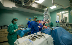 Operație inedită la Spitalul de Neurochirurgie -  „Nici la Viena nu se operează atât de bine ca la Iași”!