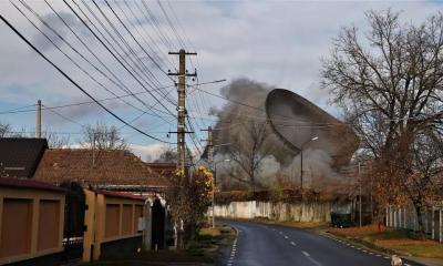Imagini de la demolarea turnurilor termocentralei de la Doiceşti