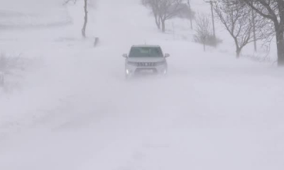 Drumuri blocate în Neamț din cauza ninsorii