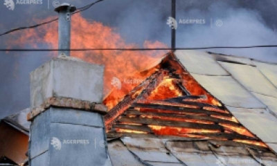 Botoşani: Casa unei femei de 68 de ani, distrusă complet în urma unui incendiu