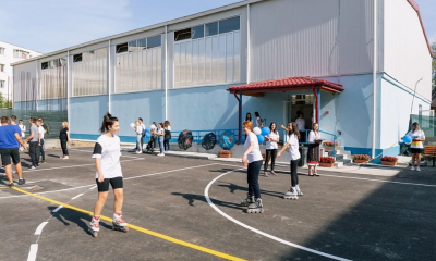 Cinci noi terenuri de sport moderne în şcolile ieşene