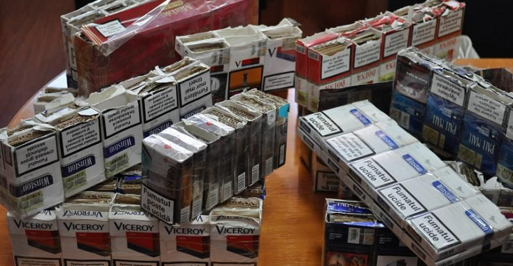 Un autoturism plin cu țigări de contrabandă a fost ridicat de Poliţia de Frontieră