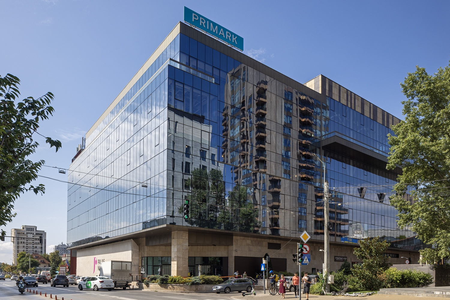 Primark a ajuns la Iași: investiție de 10 milioane de euro și 115 noi locuri de muncă