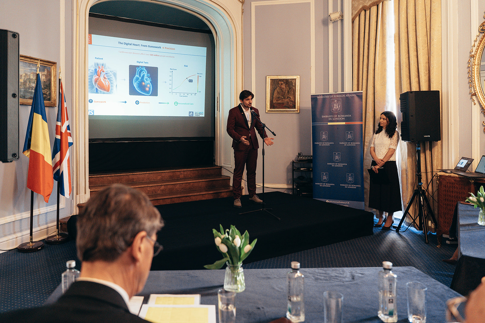 GALERIE FOTO -- Doctorand din Iași, Premiul I la Londra pentru inimile digitale