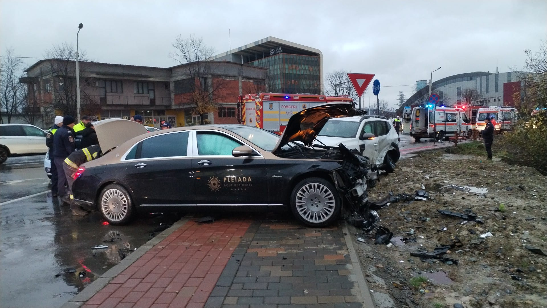 Accident grav în CUG. A fost implicată mașina unui cunoscut om de afaceri