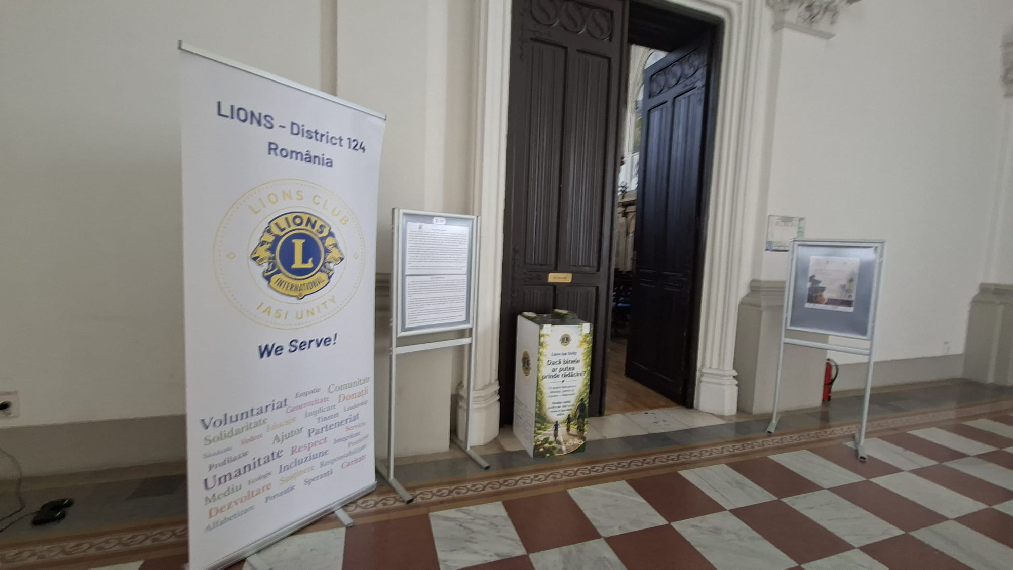 GALERIE FOTO -- După Europa, tinerii artiști ai Iașului au urcat pe scena Palatului