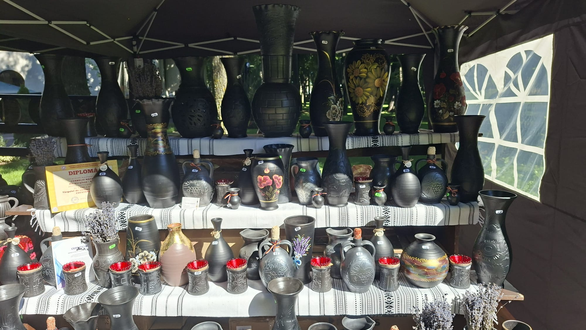 GALERIE FOTO -- „Lutul îmi cântă în pumni, doamnă”. Pământul viu de la Cucuteni 5000