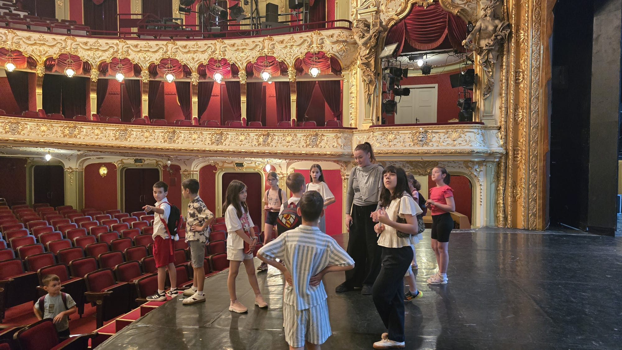 Baletul pe înțelesul copiilor, în culisele Operei Iași