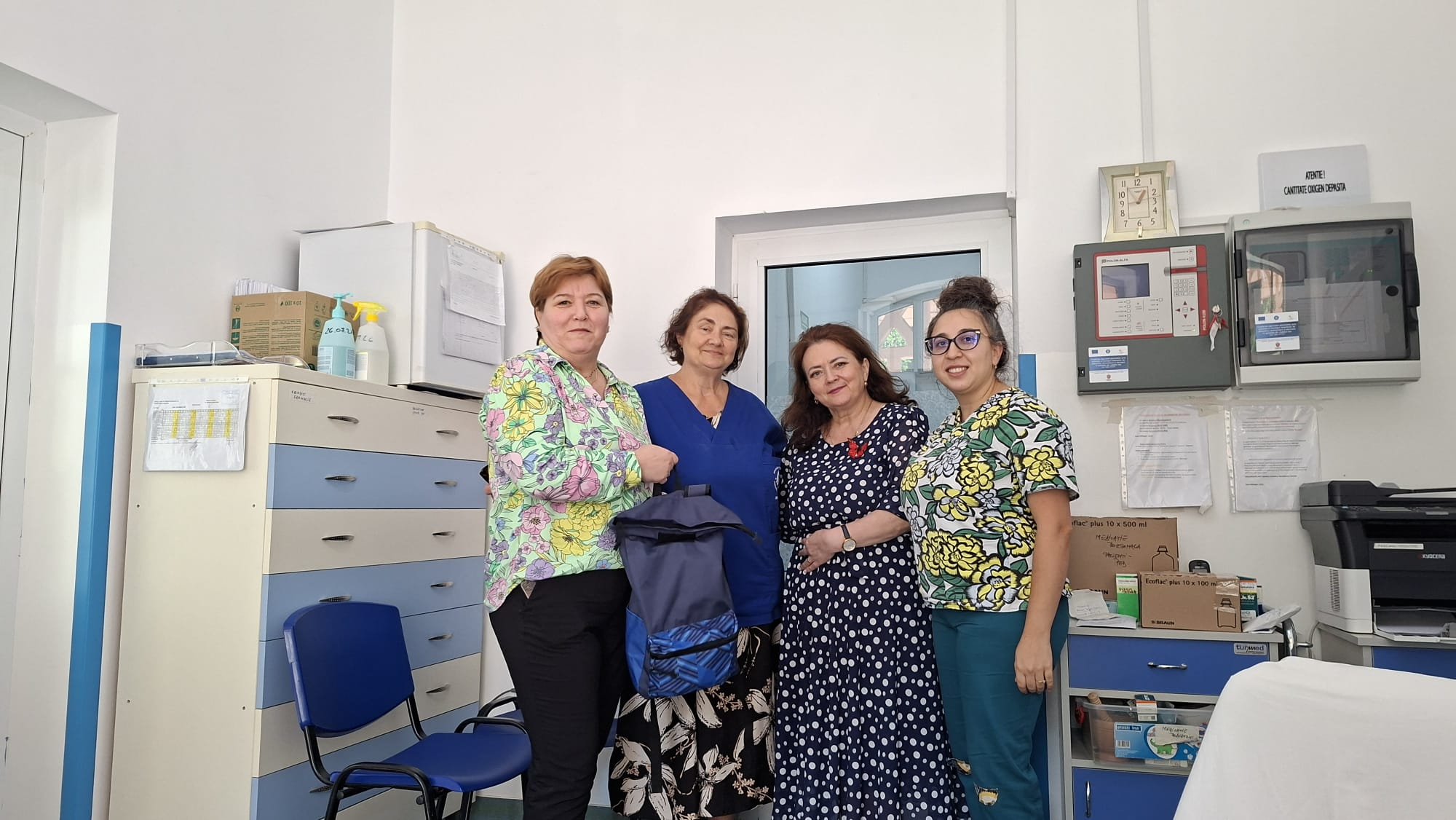 Ghiozdane pentru copiii internați la Spitalul Pașcanu, prin campania „Primul 10”