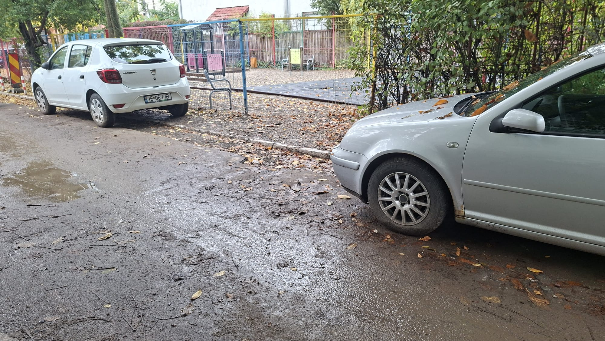 Tătărașul, îngropat în noroi după lucrări. Străzi lăsate de izbeliște