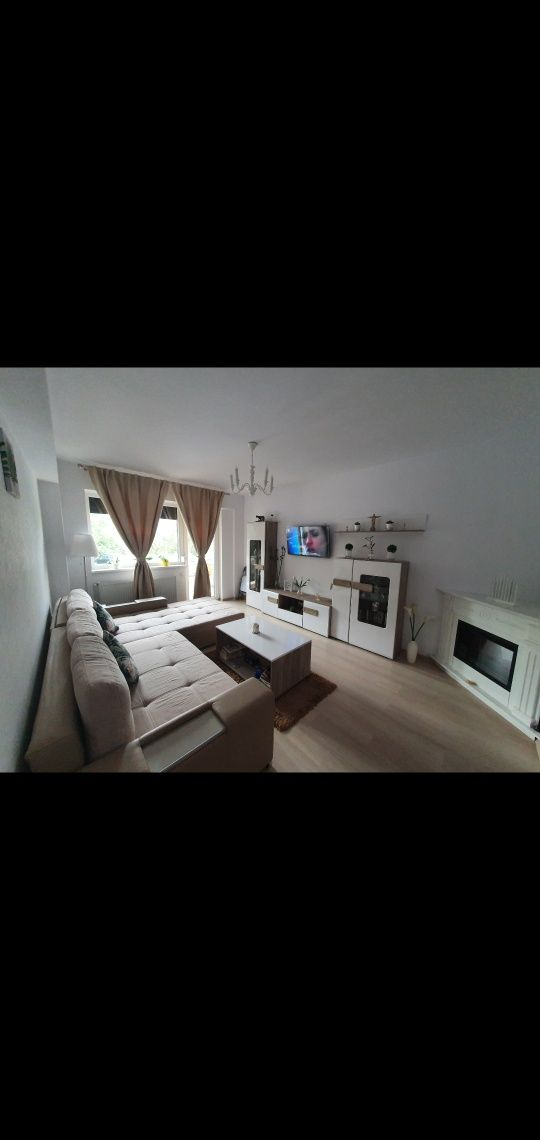 Vând ap 3 camere Moara de Vânt
