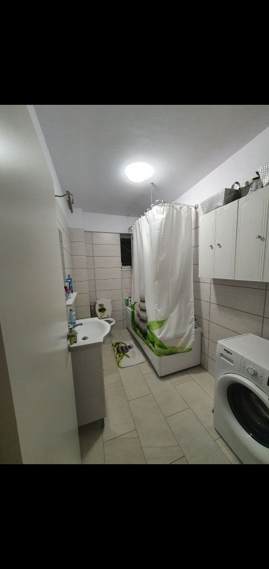 Vând ap 3 camere Moara de Vânt