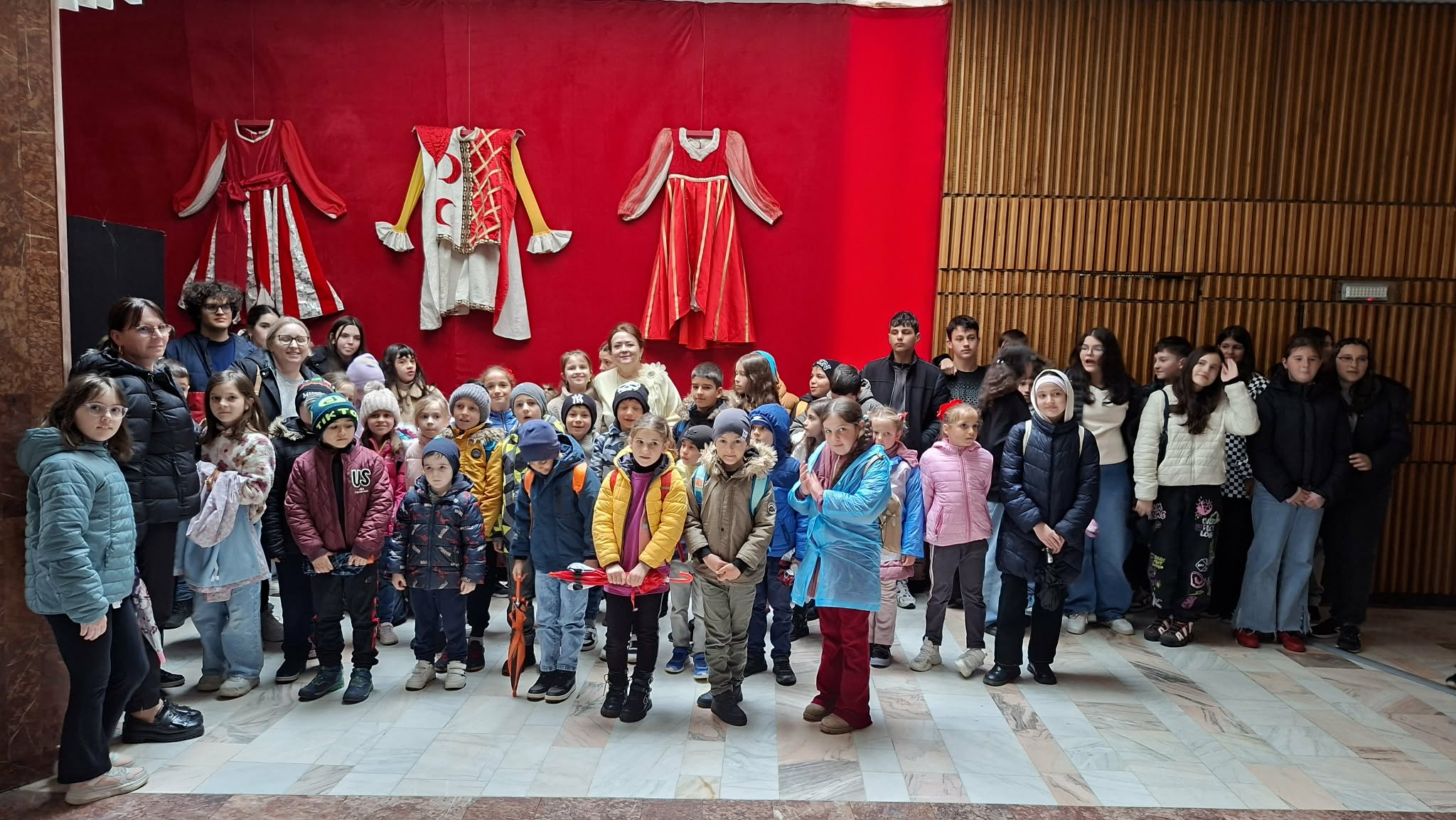 Teatrul „Luceafărul” din Iași a adus împreună copii din Erbiceni și elevi ieșeni, într-o experiență memorabilă