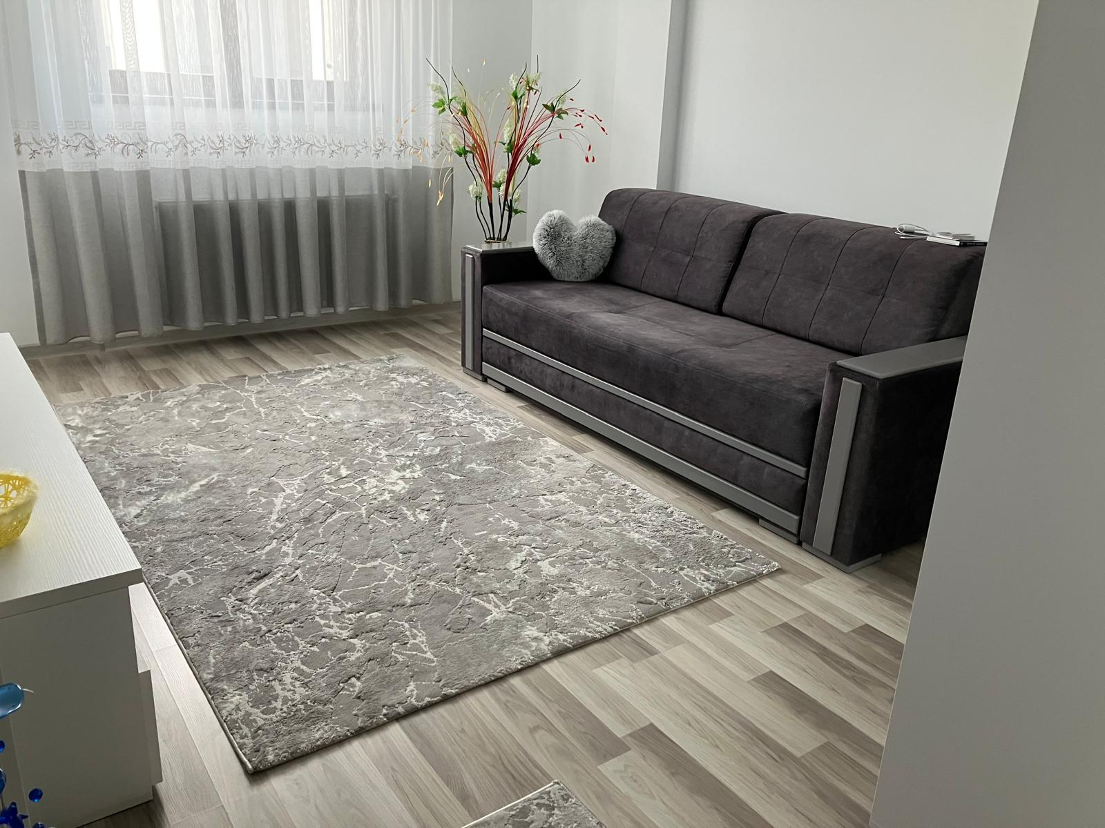 Ocazie!Vand apart 2 camere LUX 60 mp,et1,bloc nou in Iasi-Plopii fara Sot