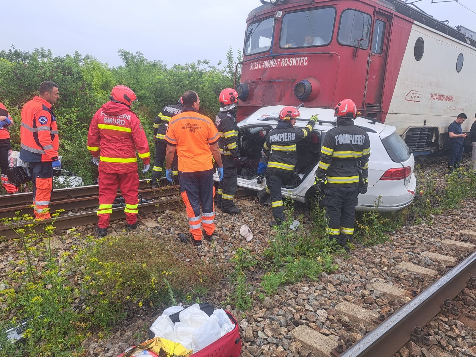Tragedie la Prigoreni! Doi bărbați au murit după ce mașina lor a fost spulberată de tren