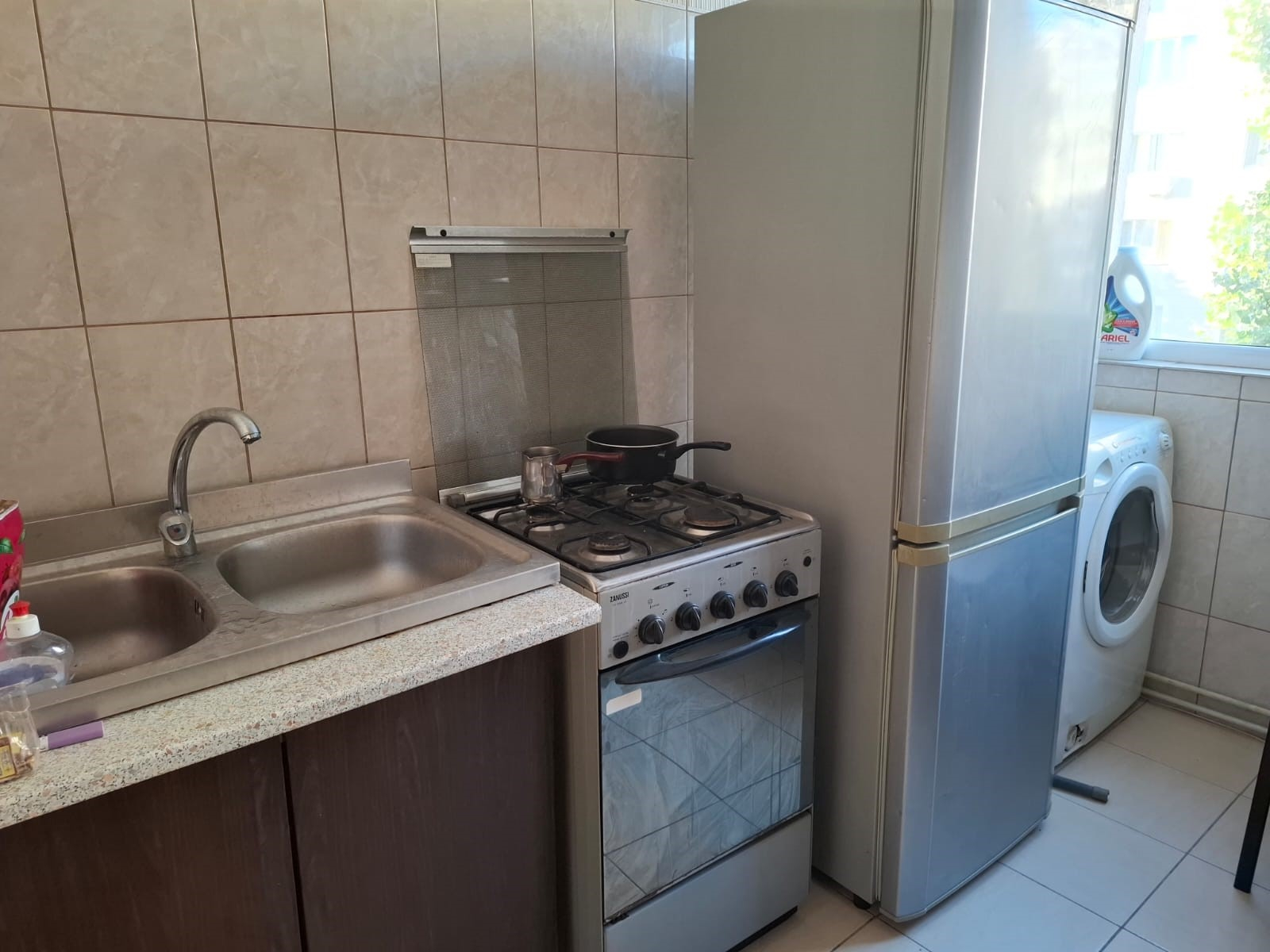 Inchiriez ap. 2 camere decomandat, 52 mp, Piata Voievozilor