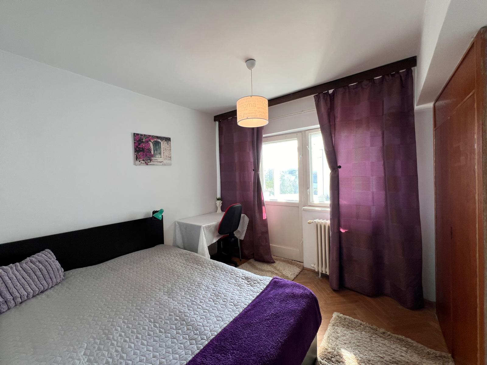 Proprietar – Centrul Civic, Hala Centrală, 4 camere, 600 EUR