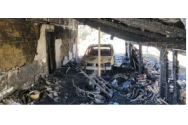  Mașină distrusă de incendiu, la Ipotești