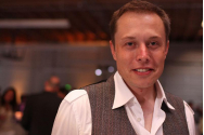 Elon Musk și-a bătut joc de pronumele folosite de persoanele transgen