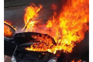 O mașină a luat foc, în mers, pe Autostrada A1