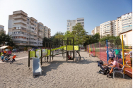 Primăria anunţă modernizarea a încă 28 de spații de joacă pentru copii