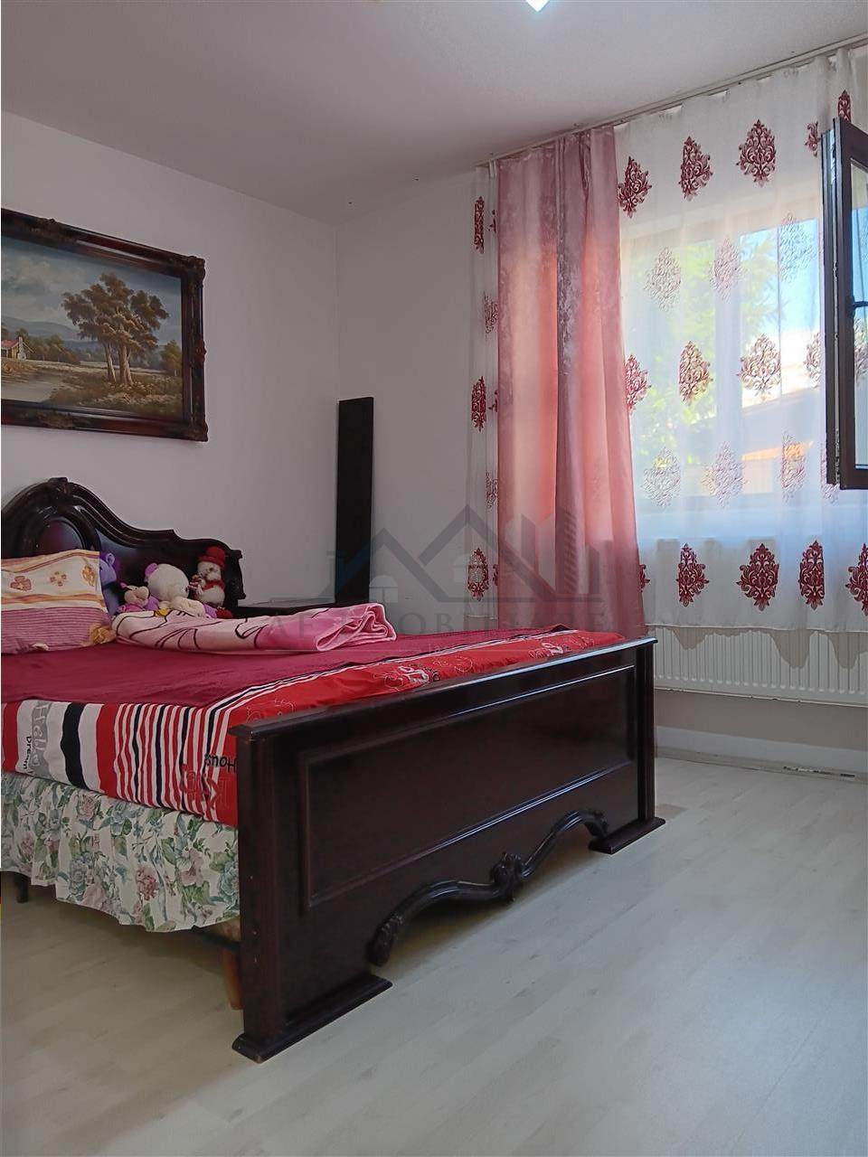 Vila P+ E su=193mp 8cam doua bai doua bucatarii Lunca Cetatuii centura iasi
