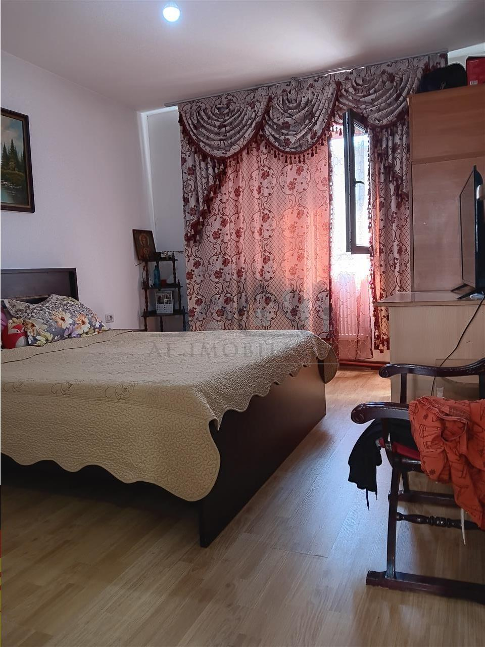Vila P+ E su=193mp 8cam doua bai doua bucatarii Lunca Cetatuii centura iasi