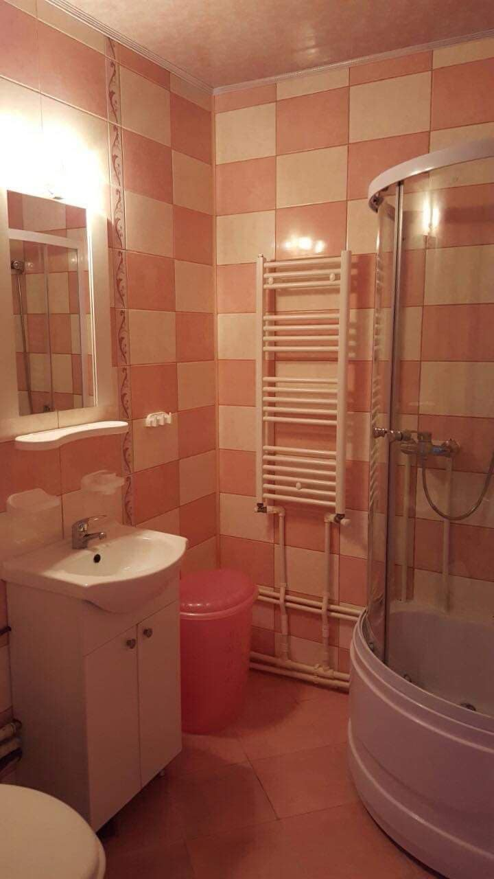 Proprietar, ofer spre chirie apartament 3 camere, zona Podul Roș