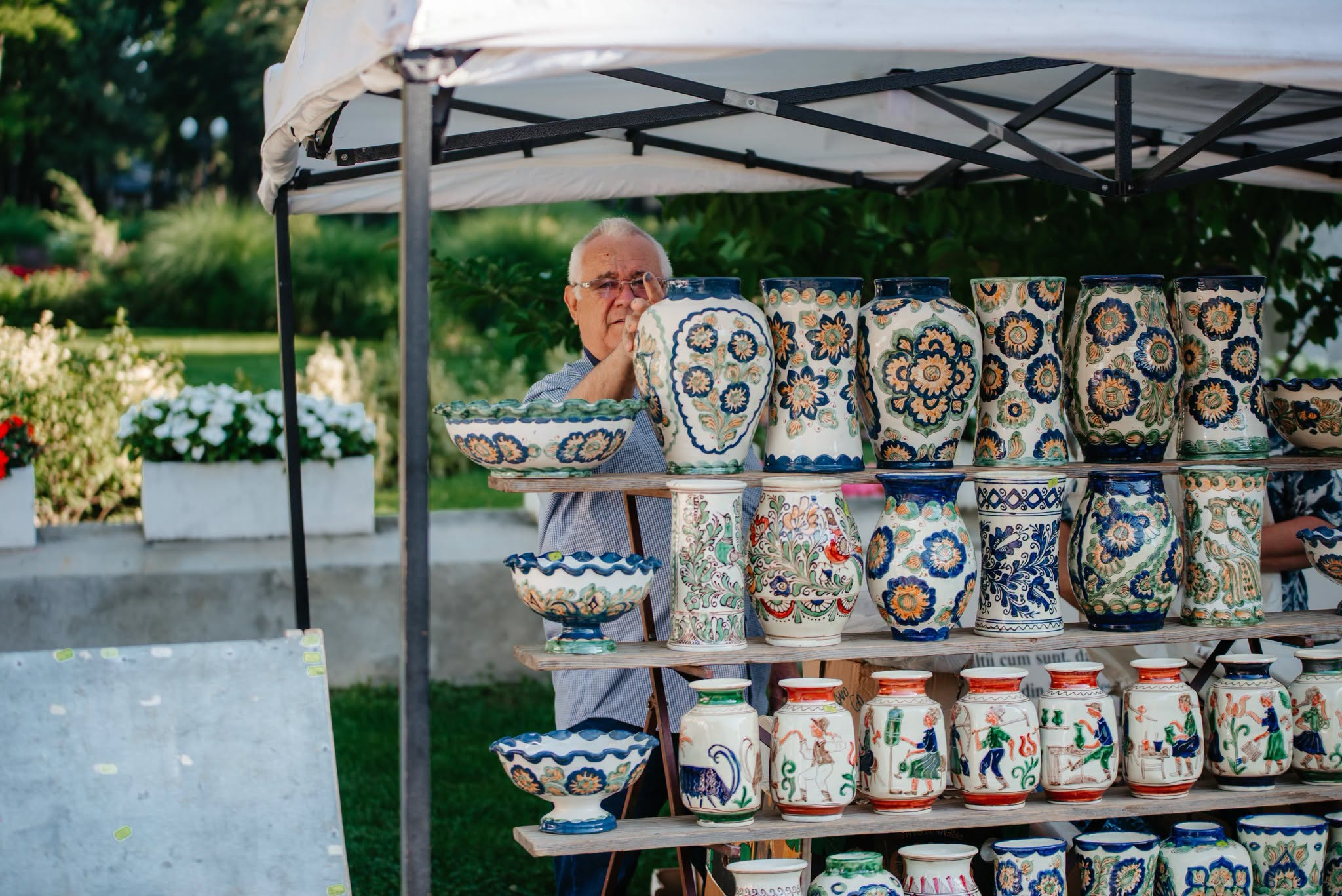 FOTO - Parcul Copou s-a transformat într-un muzeu viu al ceramicii!